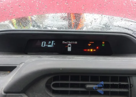 2015 Toyota Prius C One z USA, uszkodzony, nr VIN JTDKDTB37F1096475